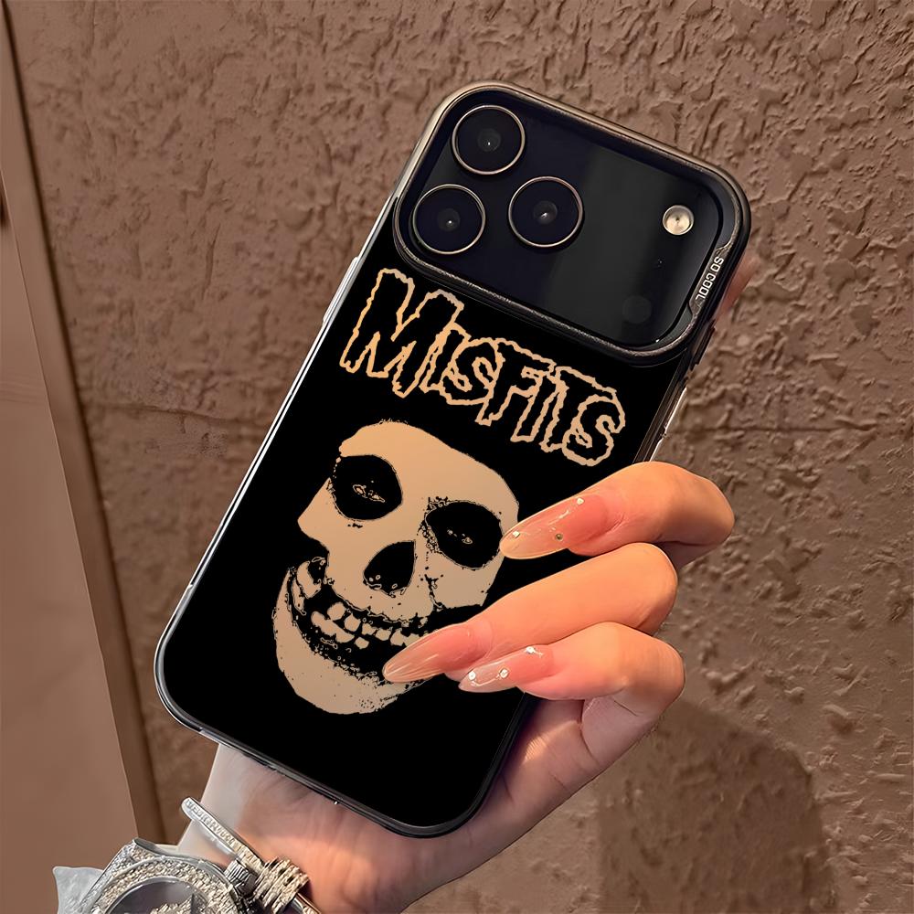 ミスフィッツ iPhoneケース iPhone 17 16  - Apple Iphone 15 のレビューと価格