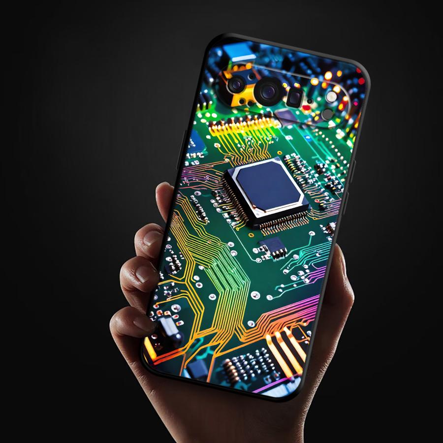 レトロな回路基板デザインのスマホケース Google Pix - Google Pixel 8A のレビューと価格